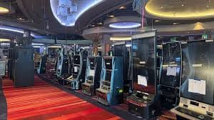 Meja kasino langsung bts slot dengan dealer profesional